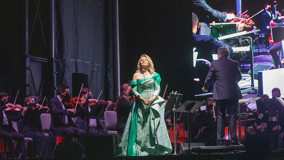 Soprano superstar Renée Fleming, among others, celebrated the successful return of music
