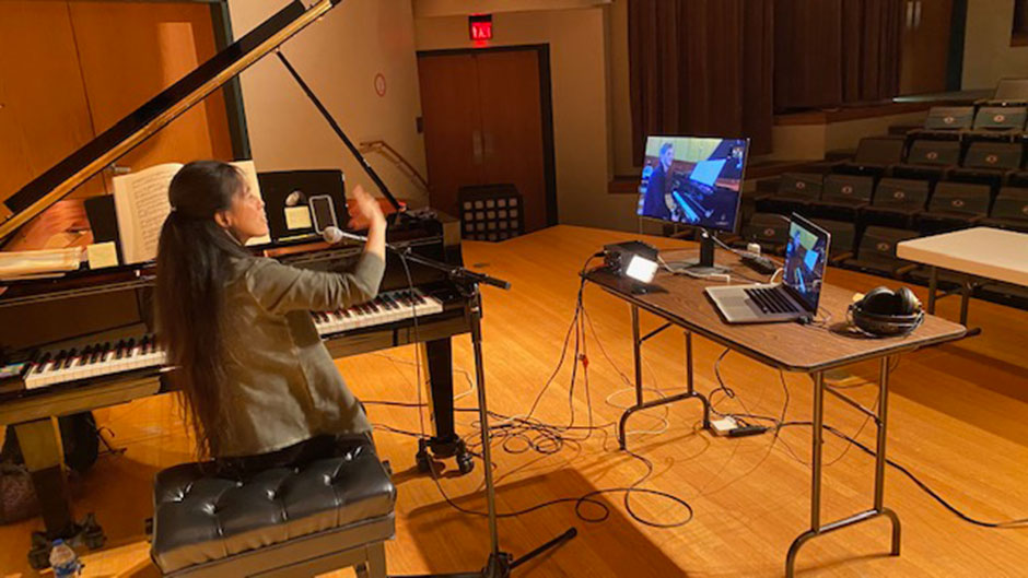 Frost Keyboard Faculty Conducted Virtual Masterclass Using Remote Lesson