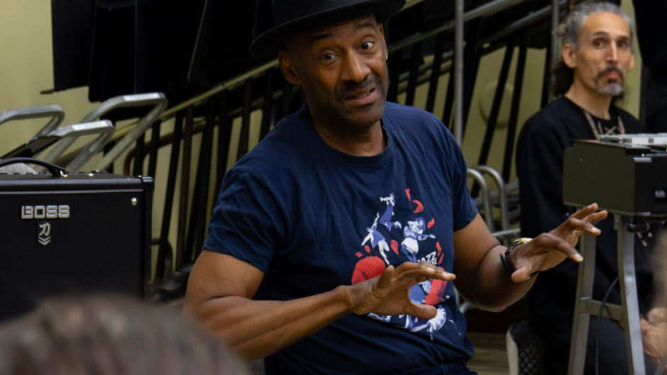Marcus Miller leading a masterclass at the Frost School