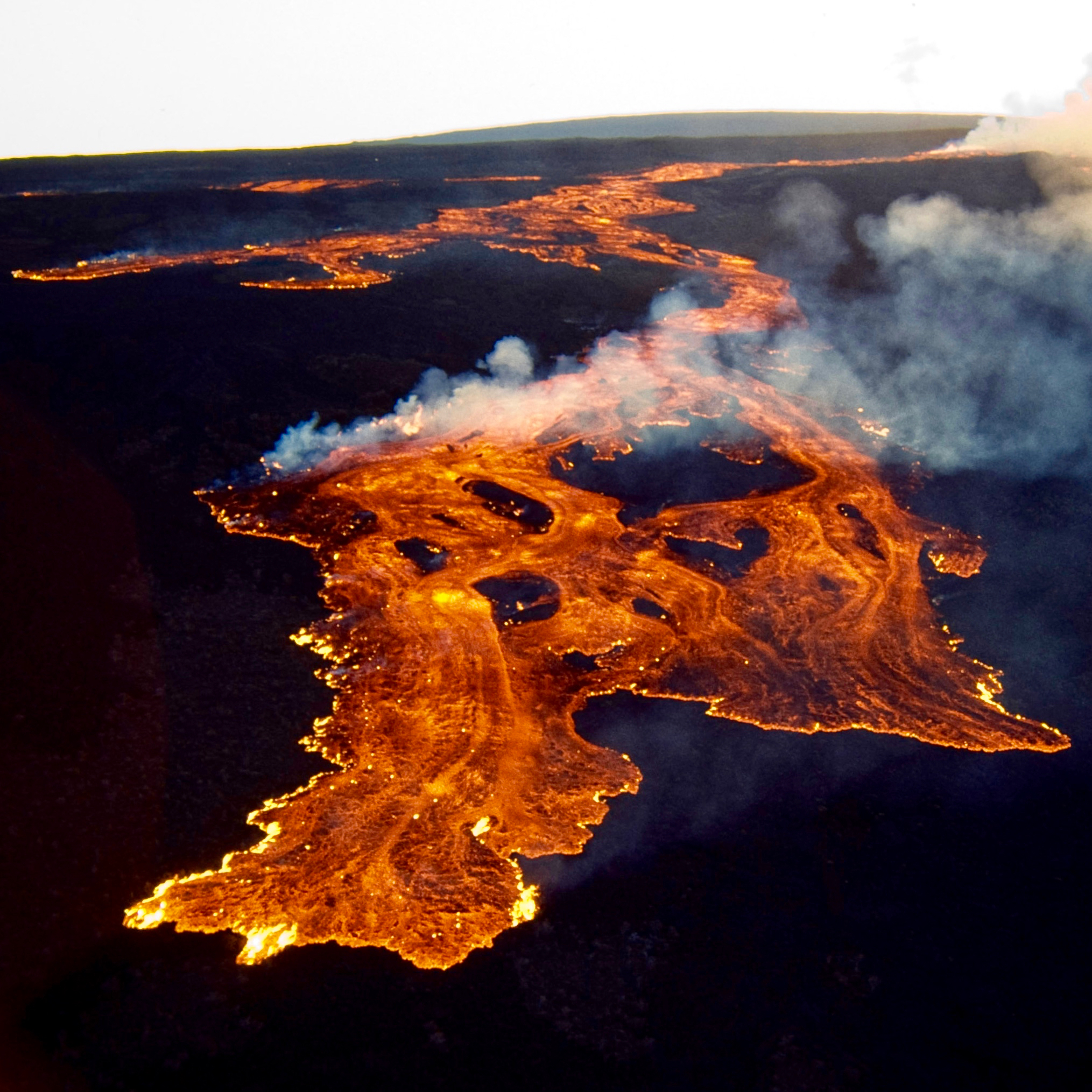 New study shines light on hazards of Earth's largest volcano