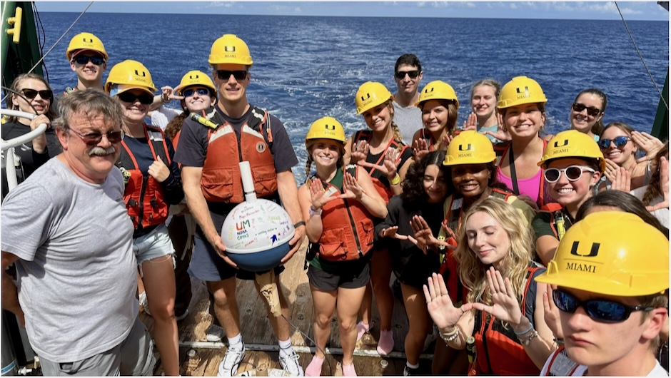 Sailing into science: Collaborative cruise exposes students to oceangoing research