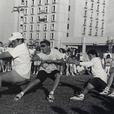 Members of Stanford Residential College’s 1993 “Smiles” team participate in the tug-of-war competition, winning for the third year in a row. Cornelius Patterson // IBIS Yearbook