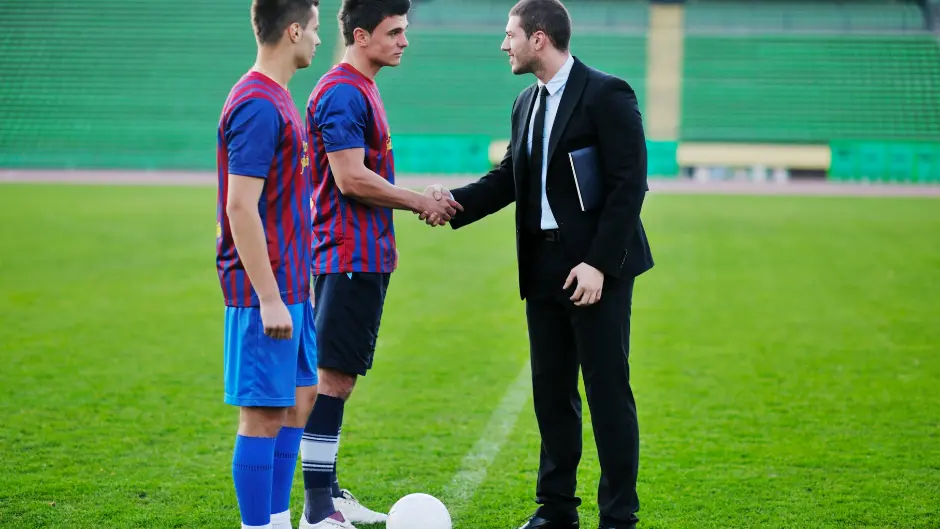 Athletic Coach Career Guide: Steps to Succeed in Sports Leadership