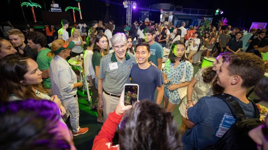 President Julio Frenk hosted a welcome celebration for new students at the Watsco Center.