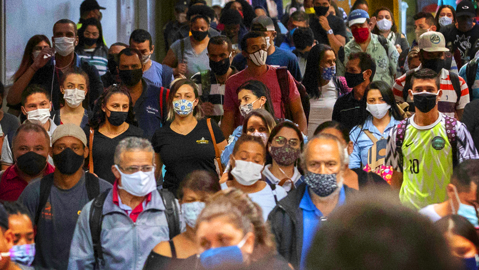 Movement of people at the Luz Station of the Sáo Paulo subway on June 17, 2020. State recorded record deaths from Covid-19 for two straight days this week. Photo: Associated Press