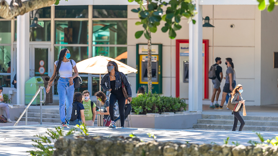 Students walk across the UC Rock Plaza on the Coral Gables Campus. Photo: Jenny Hudak/University of Miami