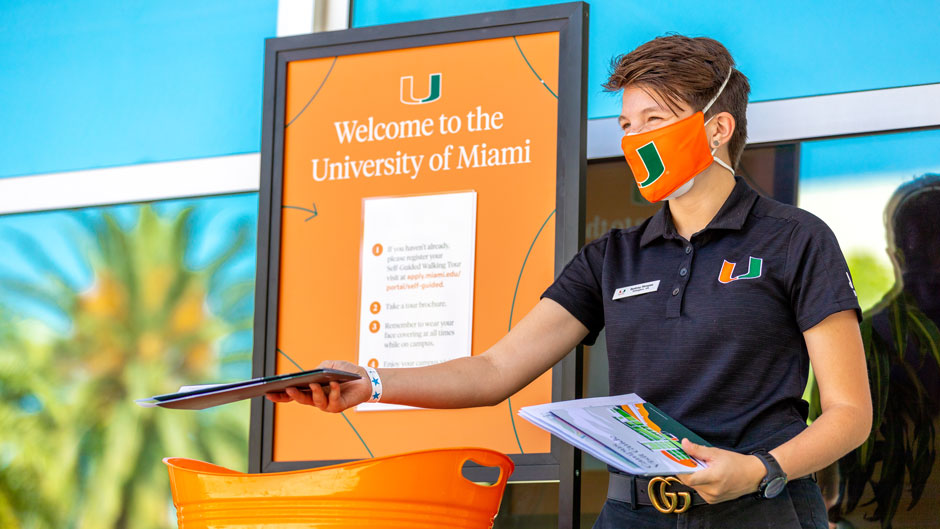 Sydney Stropes, a student employee in the Office of Undergraduate Admission, provides information sessions to campus guests and engages with prospective and admitted students. Photo: Jenny Hudak/University of Miami