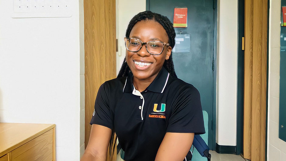Ashlee Sealy, an undergraduate at the University of Miami, served as a Teaching Assistant for the High School Careers in Medicine Workshop program.