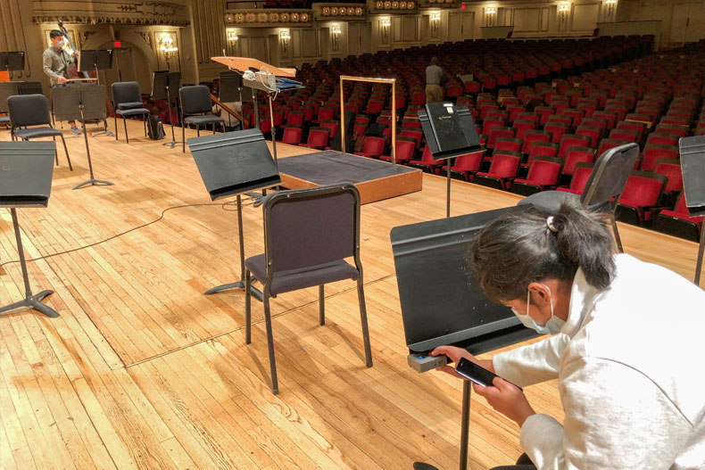 Using sensors to track aerosol concentration levels during a practice of the St. Louis Symphony Orchestra.