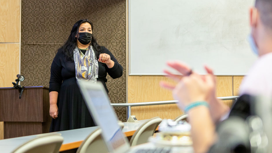 Caroline Laporte delivers a lecture during her course, "Native American and Global Indigenous Perspectives." Photo: Jenny Hudak/University of Miami