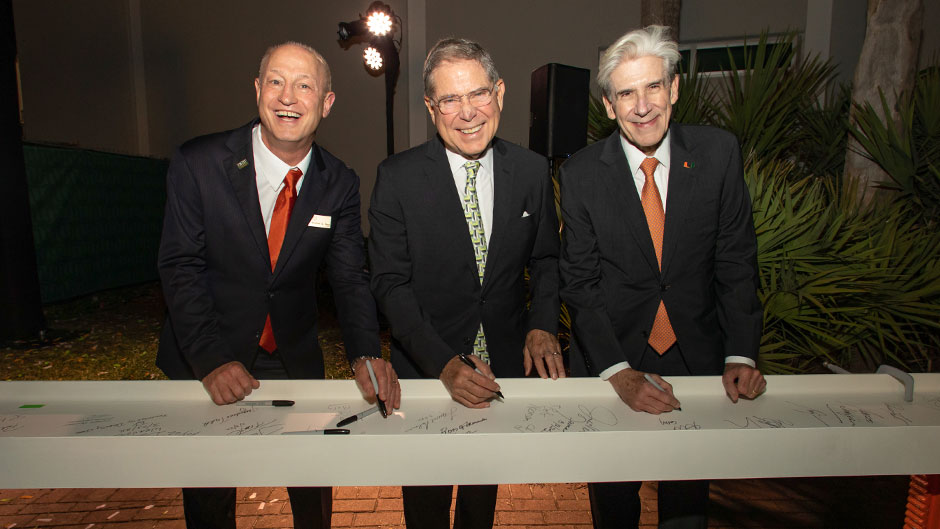 From left: Shelly Berg, dean of the Frost School of Music, Alberto Ibargüen, president and CEO of the John S. and James L. Knight Foundation, and President Julio Frenk. Photo: Jenny Abreu/University of Miami