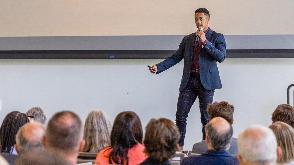 Nkosi Muse presented his research during the Climate Resilience Academy research symposium