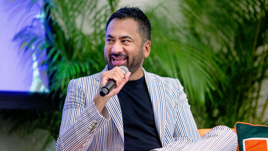 Kal Penn spoke with students during the "What Matters to U" Student Government speaker series event on Thursday, Sept. 29, 2022. Photo: Joshua Prezant/University of Miami