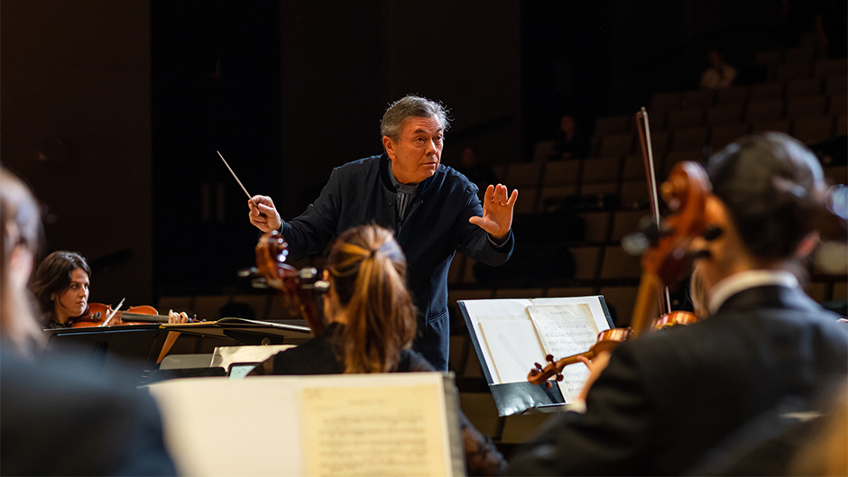 Frost Symphony Orchestra led by conductor Gerard Schwarz