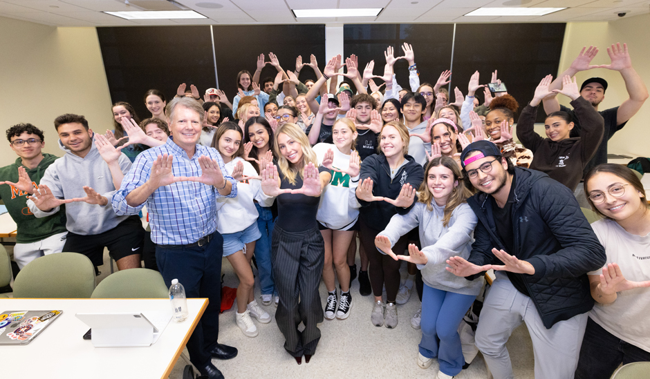 Alix Earle with lecturer William "Ted" Bolton and students enrolled in the fall 2023 course.