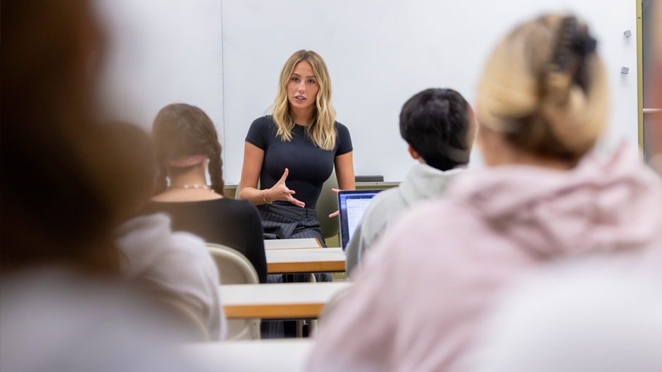 Alumna Alix Earle joined William “Ted” Bolton’s Digital Media Metrics class as a guest lecturer Wednesday afternoon. Photo: Joshua Prezant/University of Miami