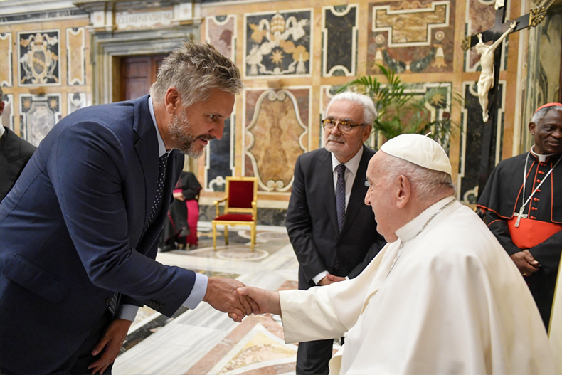 Michael Berkowitz attends an audience with Pope Francis at the Vatican. Photo Credit: © Vatican Media