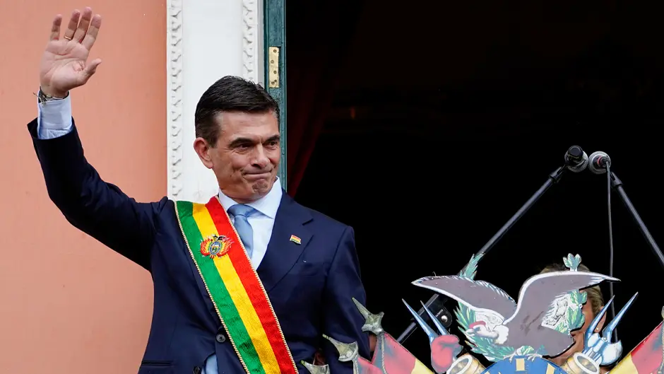 Bolivia turns to the center