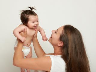 babies-time-their-smiles-to-make-their-moms-smile-in-return
