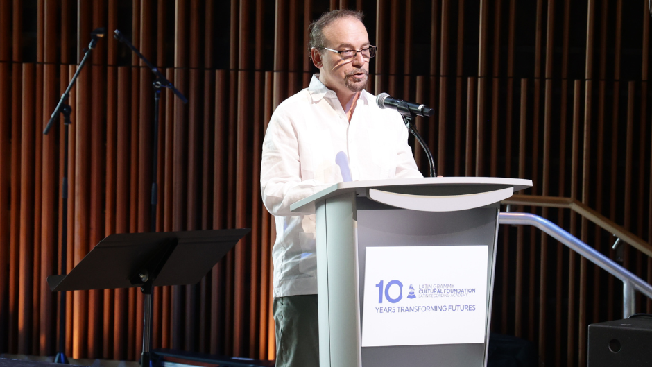 Frost School of Music alumnus and Latin music industry leader Julio Bagué welcomed Latin GRAMMY Cultural Foundation guests to the Knight Center for Innovation. Credit: John Parra/Getty Images for the Latin GRAMMY Cultural Foundation.