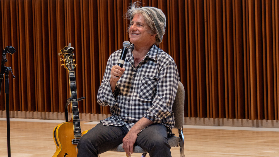 Pat Metheny speaking in his masterclass at the Knight Center for Music Innovation.