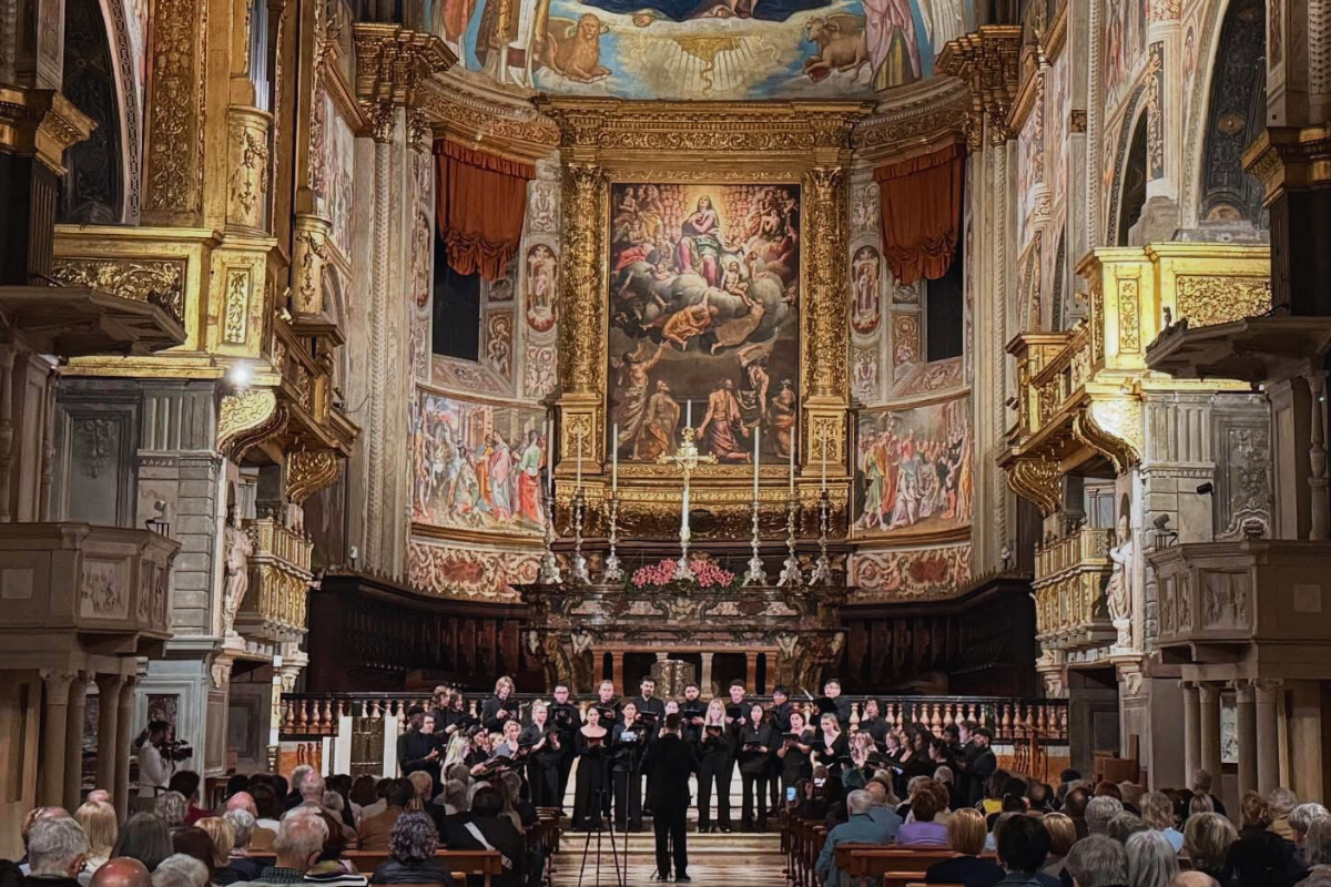he Frost Chorale opening the Cremona Music Festival at the Cattedrale di Santa Maria Assunta, a highlight of their Italian tour. Photo courtesy Frost School of Music.