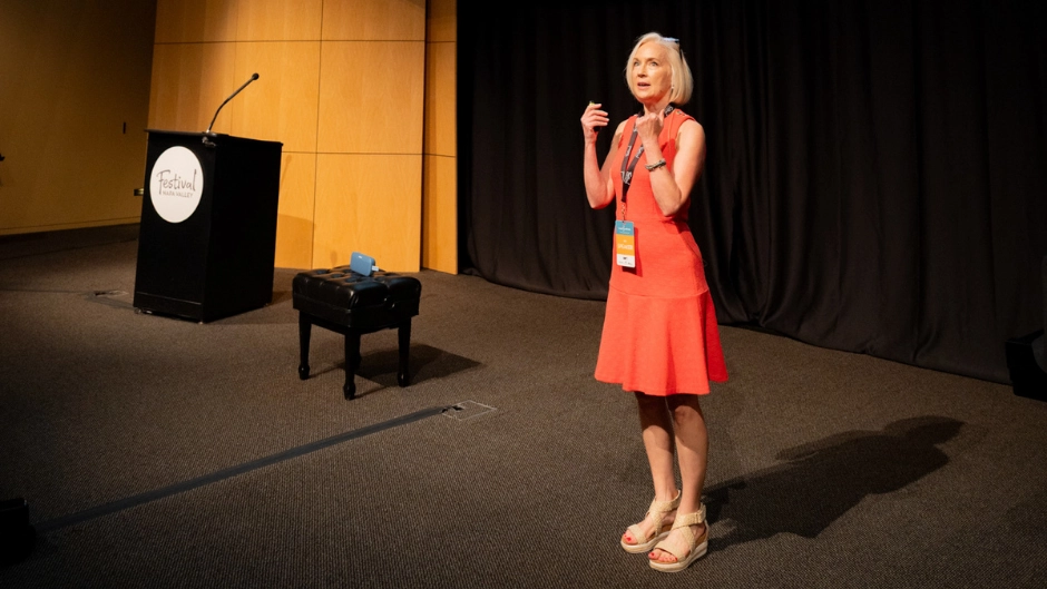 Frost School professor Shannon de L'Etoile presenting at Festival Napa Valley. Photo by Israel Valencia.