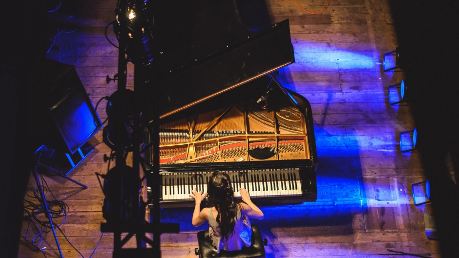 AyseDeniz gokcin will perform classical regenerated her music and ai concert at the frost school