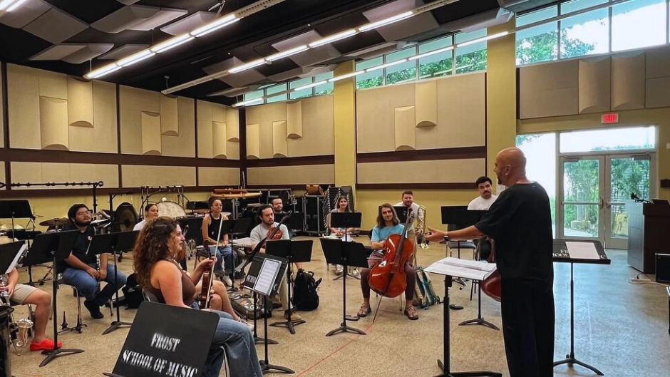 Marcos Balter rehearsing Frost School students. photo courtesy of Marcos Balter.