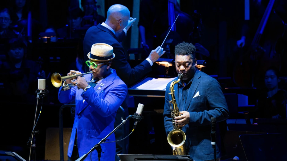 Frost School professor Etienne Charles, left on trumpet, performing with Ravi Coltrane, son of famed jazz artist John Coltrane.
