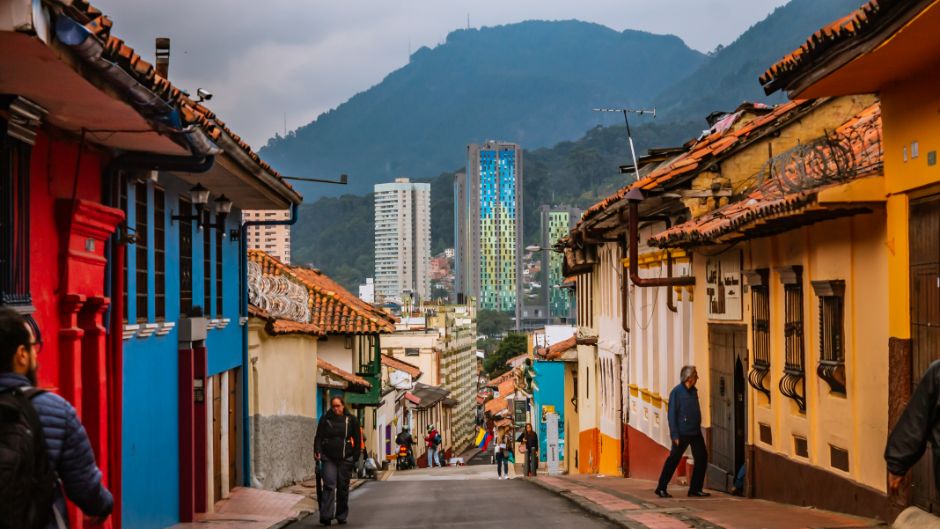 Miami Law Professors Engage at Academic Forum in Colombia