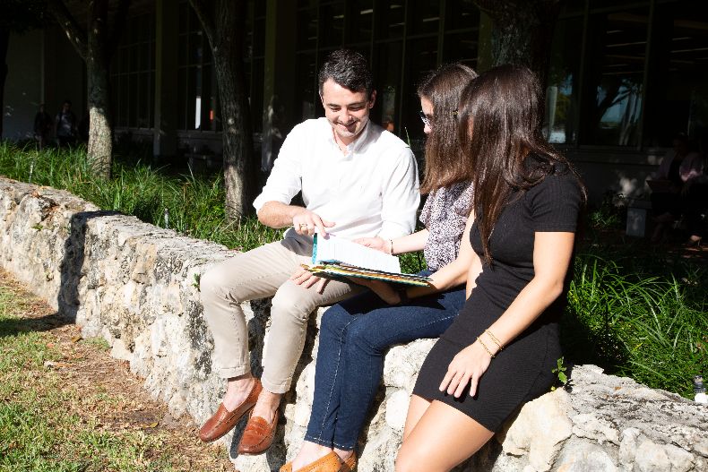 Leveraging Your Résumé in the Law School Admissions Process 