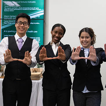 Miami Herbert students shine in investment competition