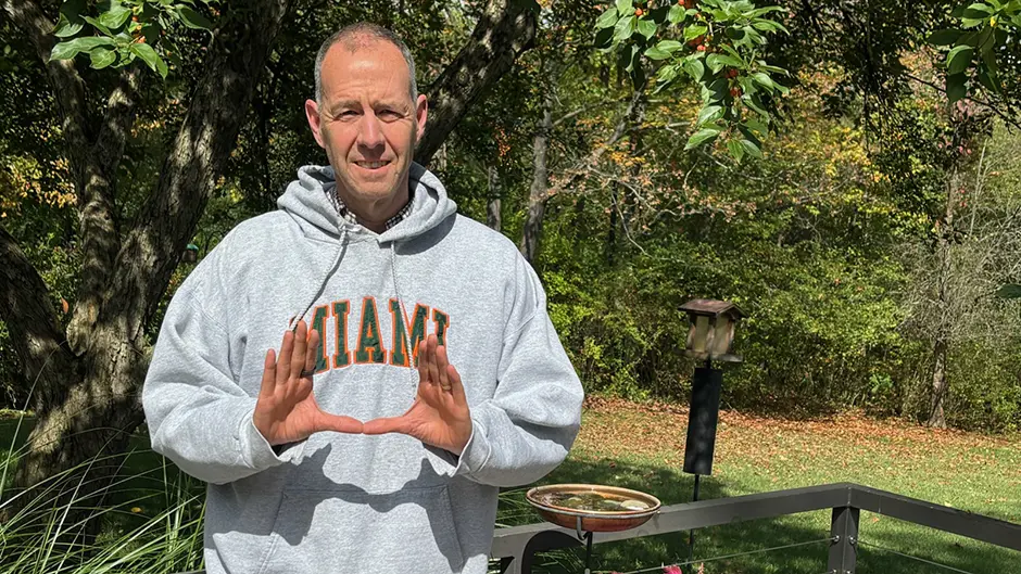 Alumnus transforms gratitude into opportunity for future MBA students